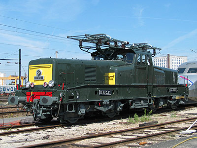 La BB 12125 restaurée par le CMCF pour l'exposition Train Capitale (12/07/2003)