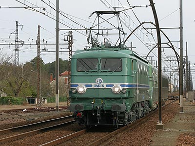 http://ferrovia.free.fr/images/tr/7107_ychoux.jpg