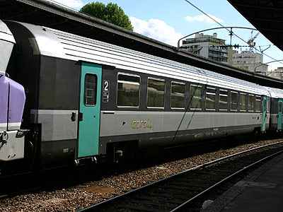 B10tu 20-72 057-1 VTU82 à portes louvoyantes en livrée Nouvelle Déco et sigles "Corail" (Paris Est, 19/07/2005)