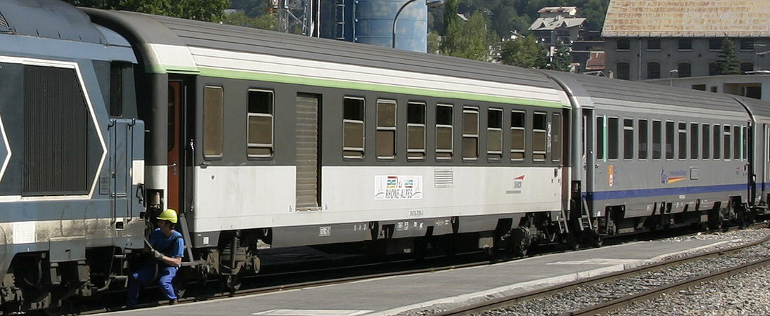 VU B6Dd non climatise avec autocollant TER Rhne-Alpes (Brianon, 15/07/2005)