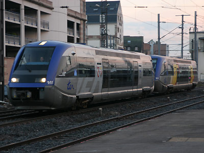 Les X 73901 Alsace et 73912 Lorraine à Strasbourg (23/10/2004)